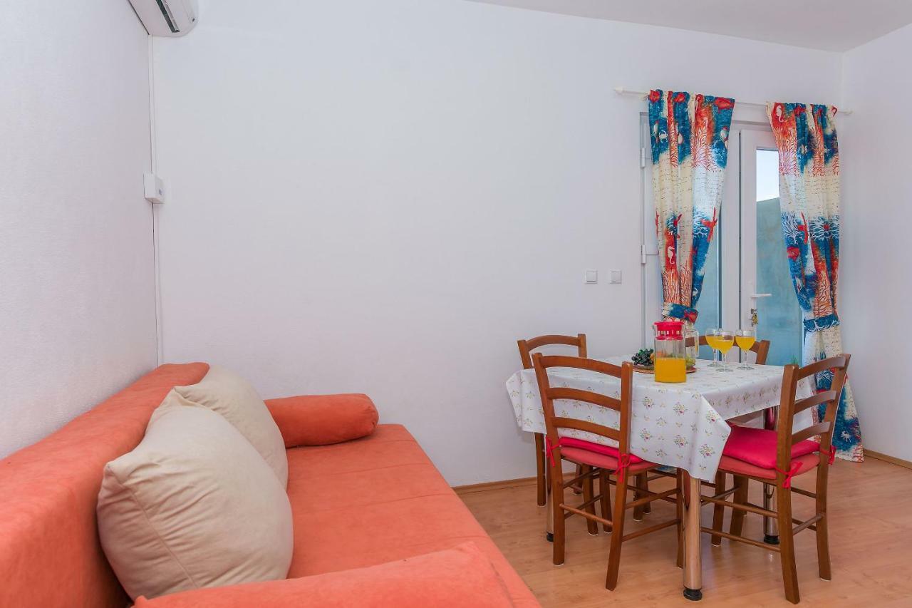 Apartments Kristina Omiš Dış mekan fotoğraf
