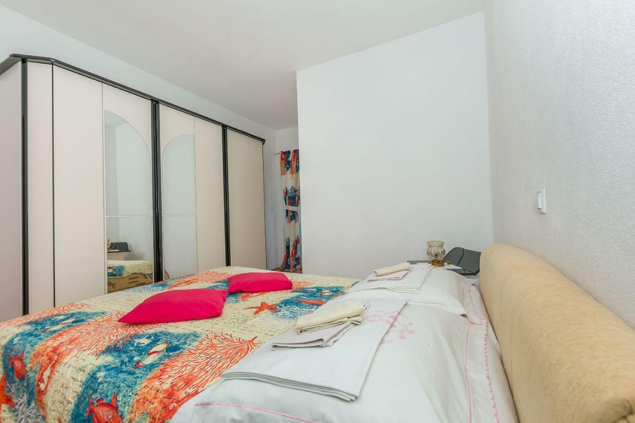 Apartments Kristina Omiš Dış mekan fotoğraf