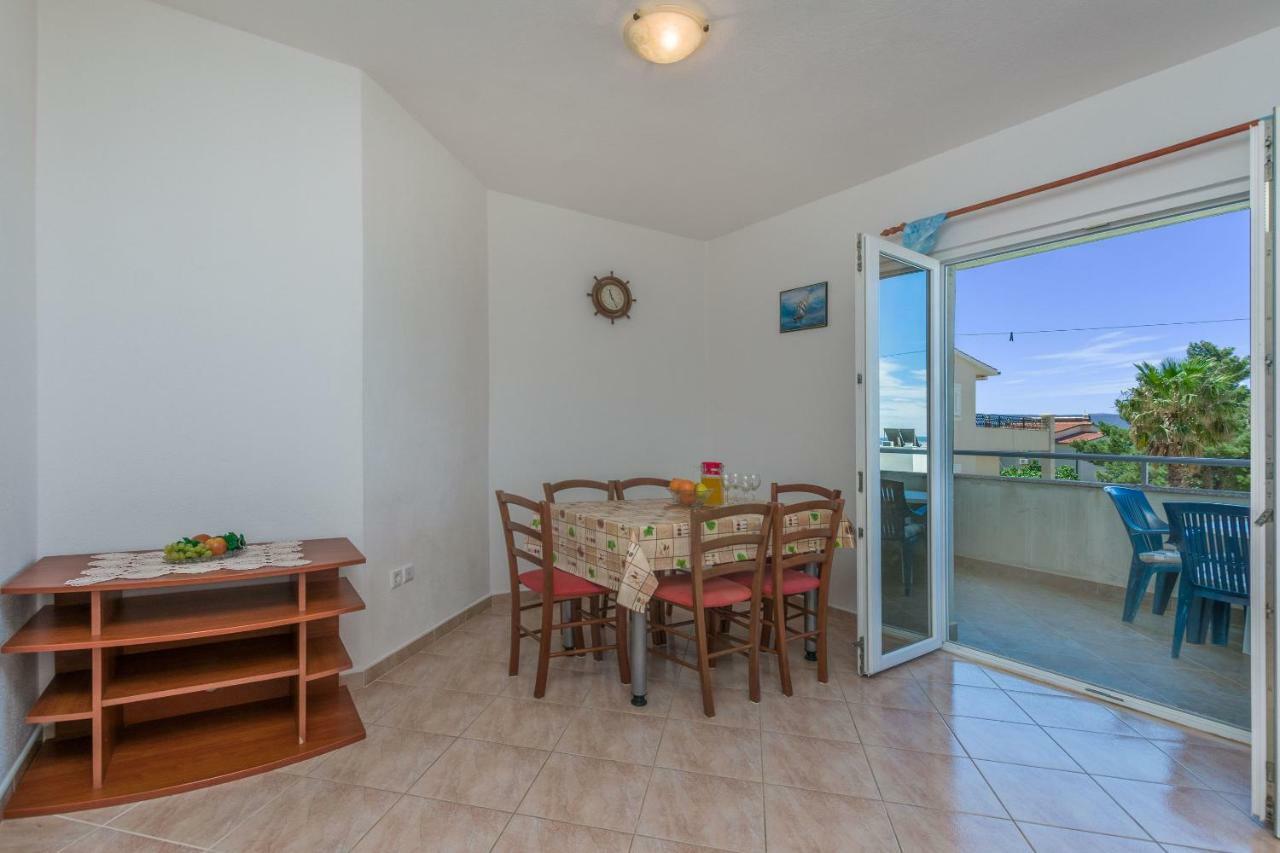 Apartments Kristina Omiš Dış mekan fotoğraf