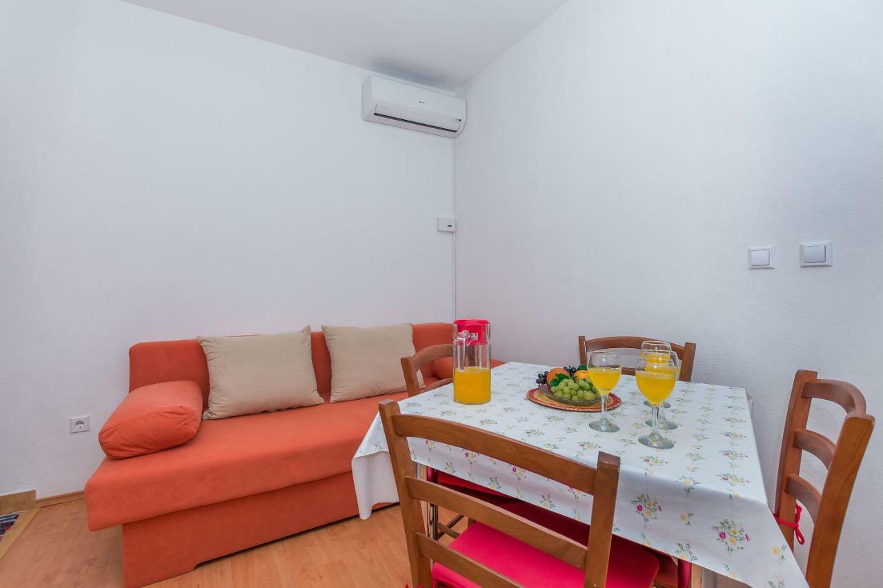 Apartments Kristina Omiš Dış mekan fotoğraf
