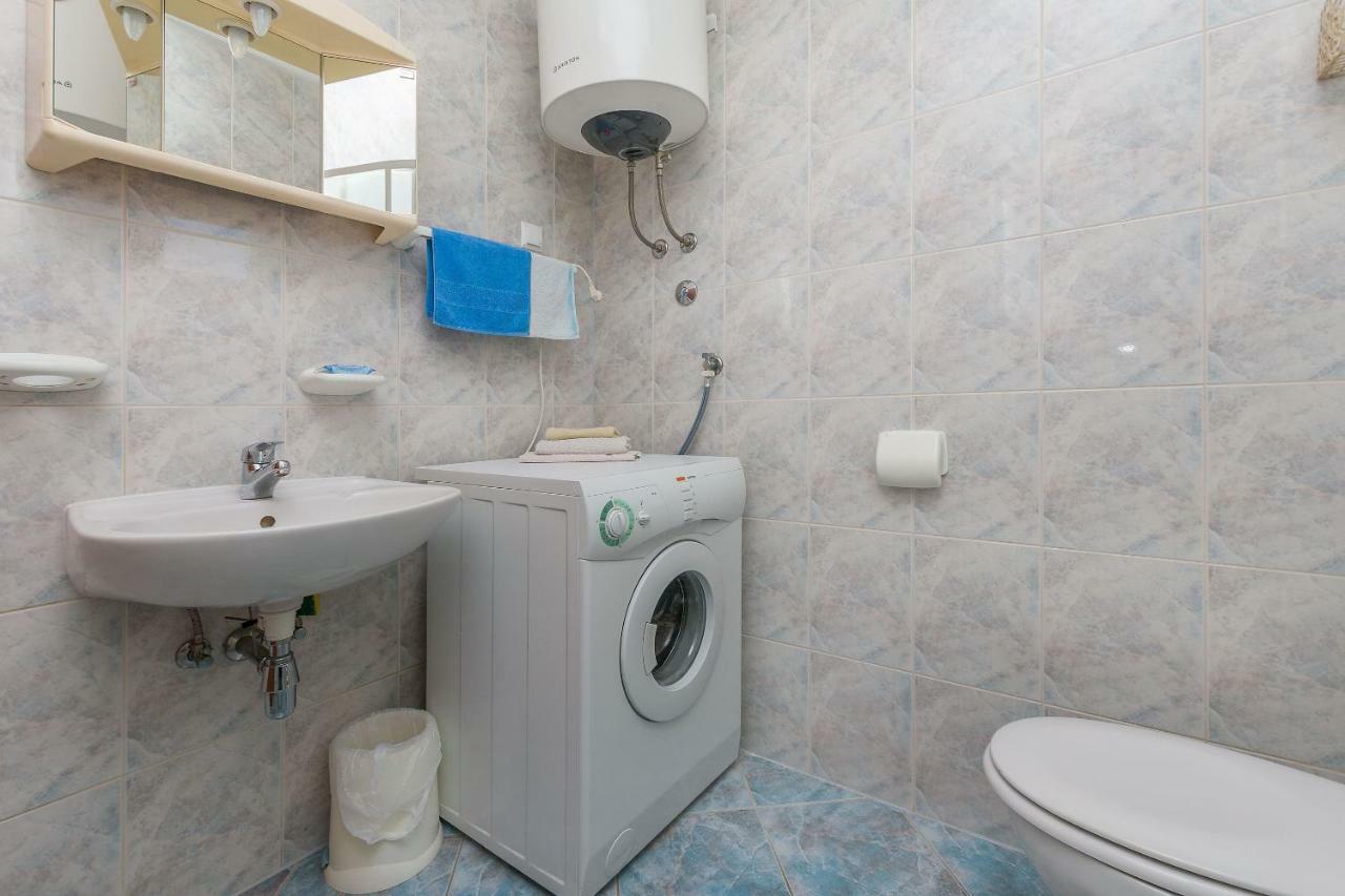 Apartments Kristina Omiš Dış mekan fotoğraf